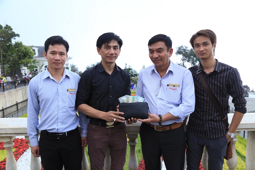 Những[-]tủ[-]đồ[-]thất[-]lạc[-]giúp[-]du[-]khách[-]nhận[-]lại[-]hàng[-]tỷ[-]đồng[-]bỏ[-]quên